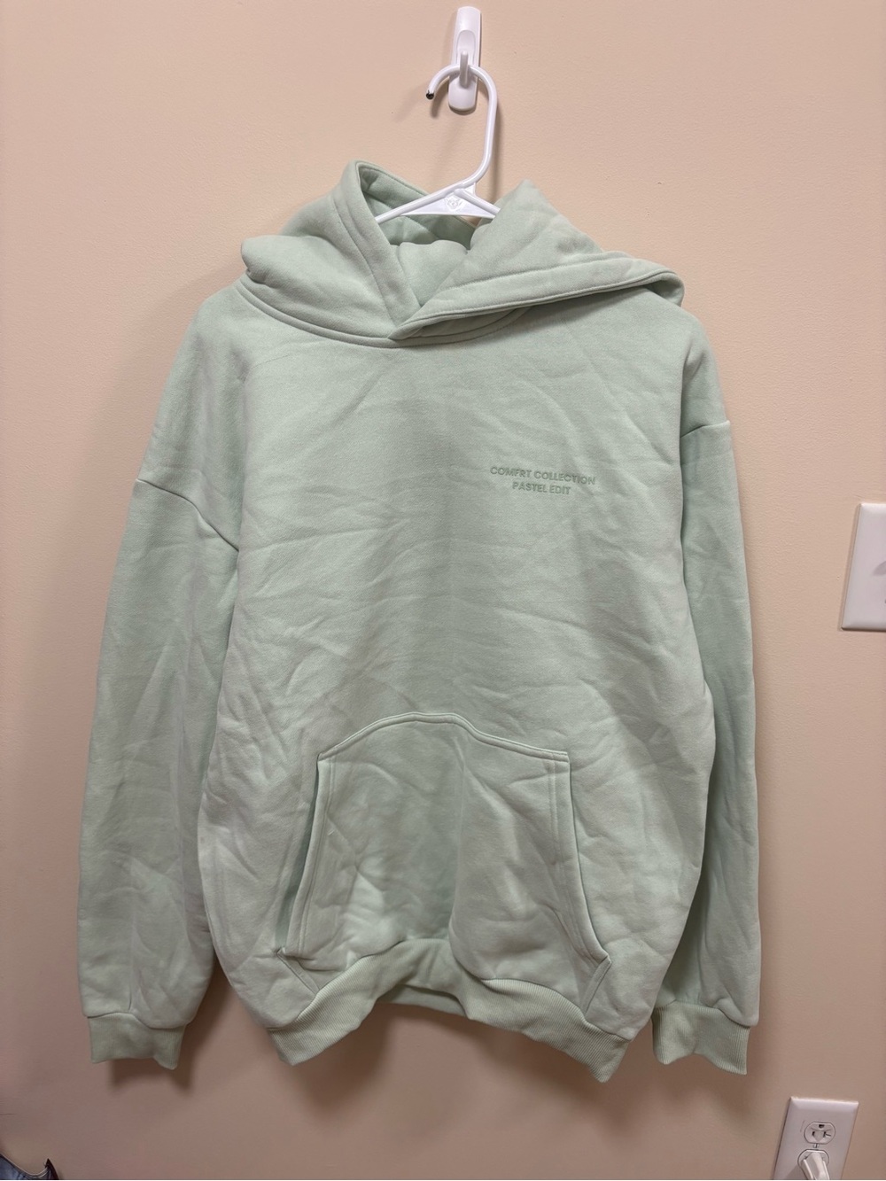 NWOT Comfrt Pastel Mint Green Hoodie Sweatshirt
